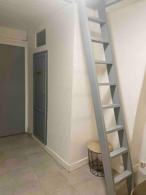 Appartement Cosy Centre Ville Melun Exterior foto